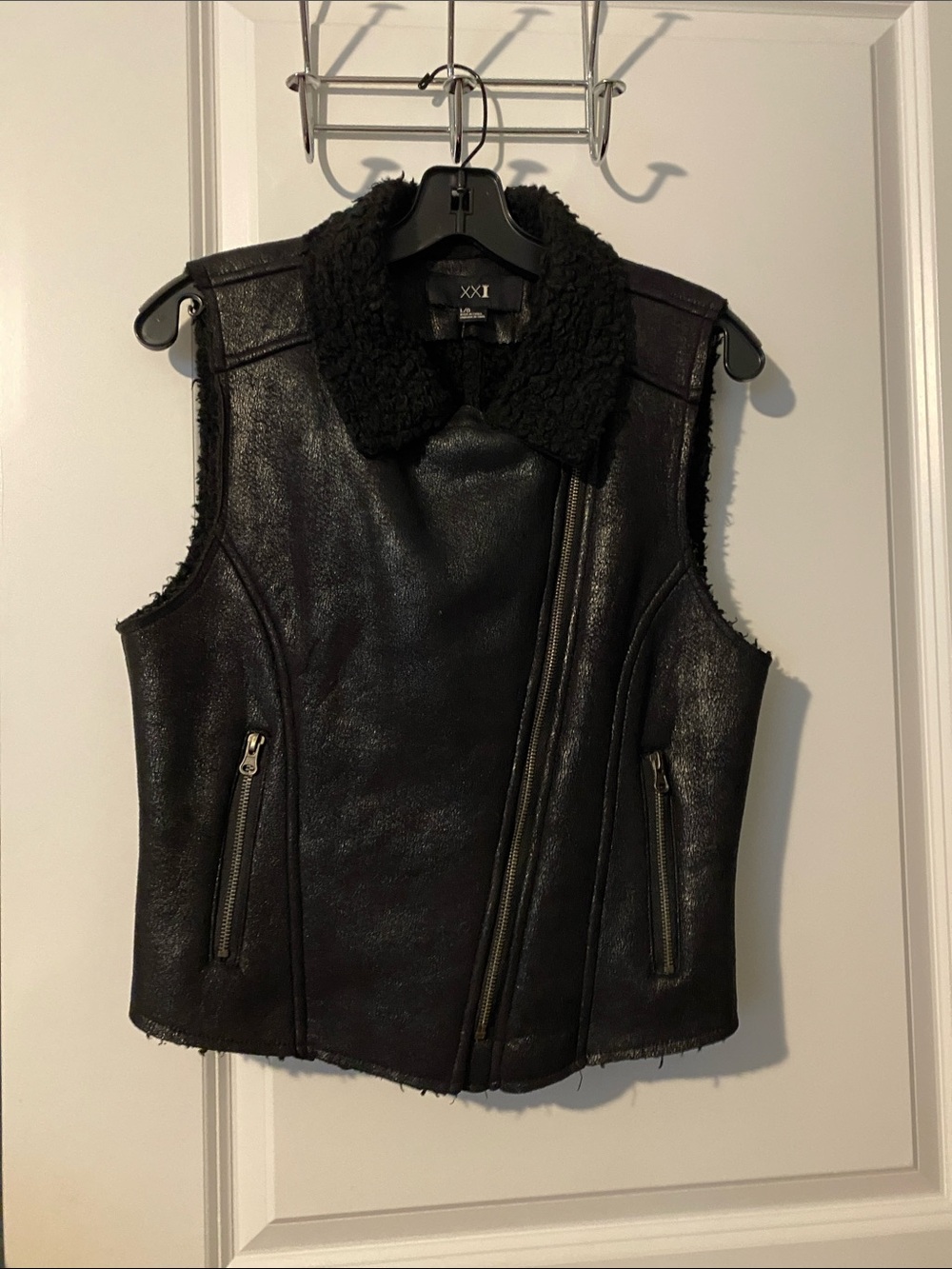 VINTAGE Forever 21 Black Faux-Leather Moto Vest with Shearling Collar